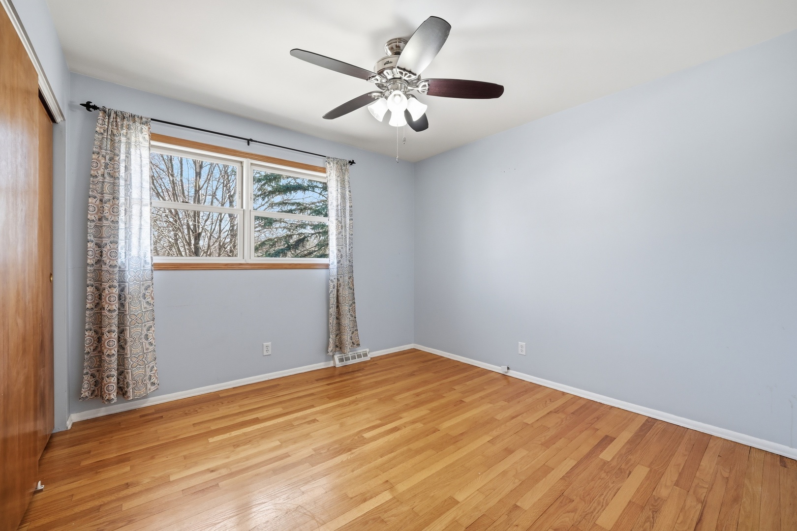 203 Fairview Drive, St. Charles, IL 60174