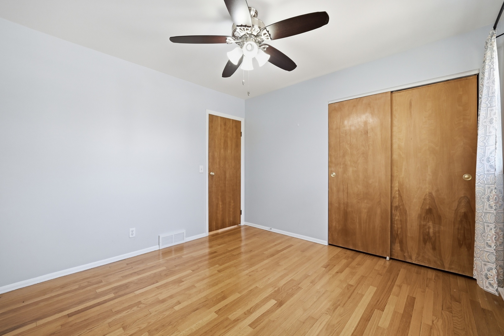 203 Fairview Drive, St. Charles, IL 60174