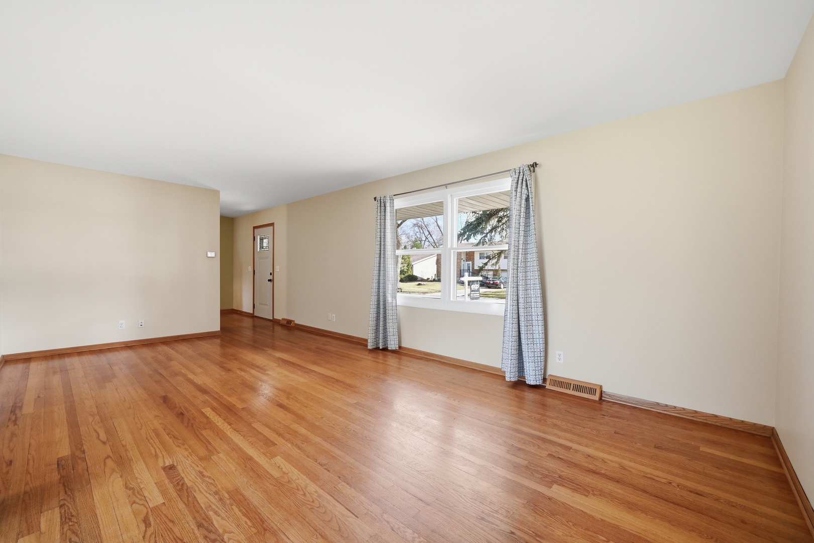 203 Fairview Drive, St. Charles, IL 60174