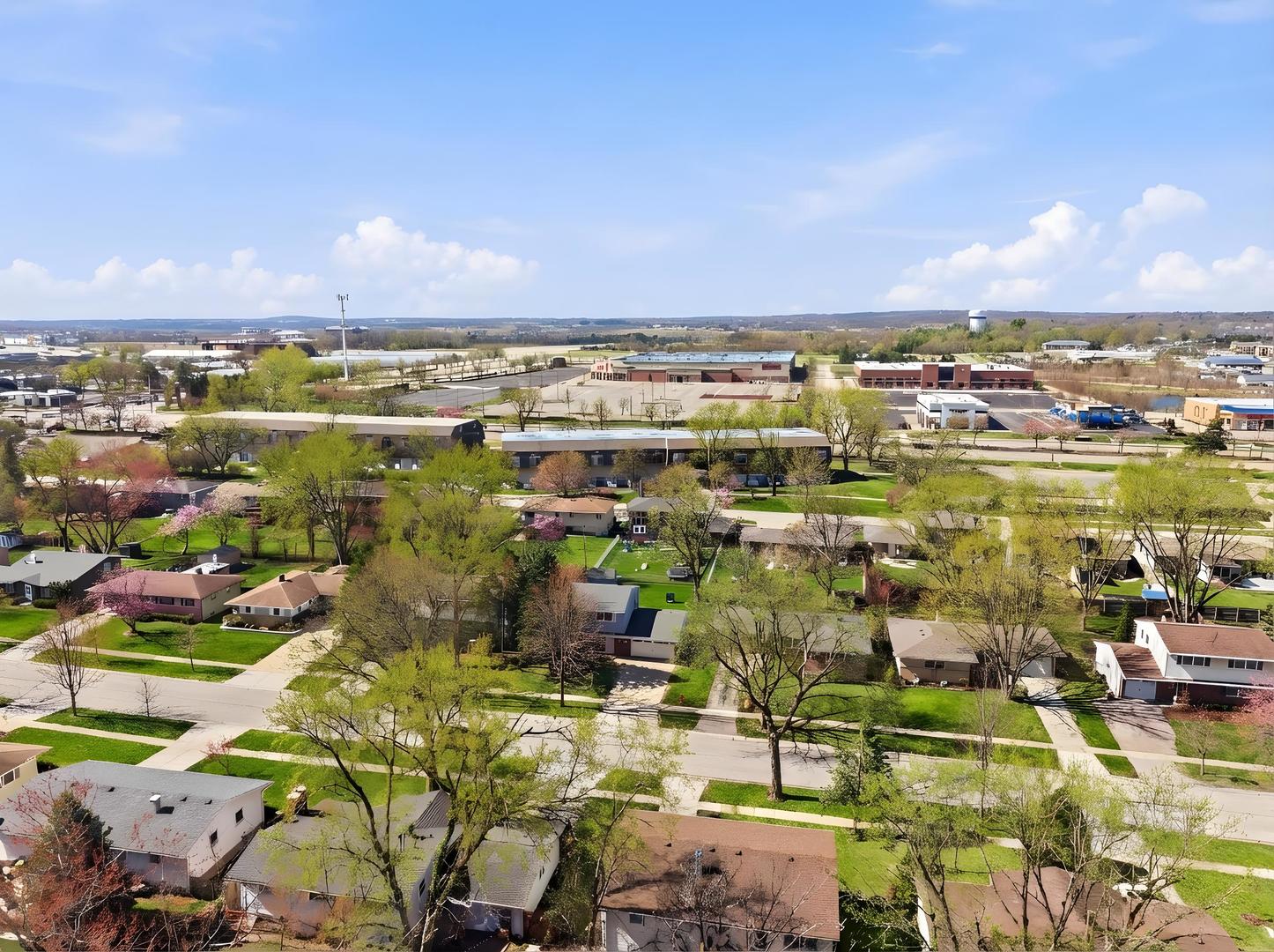 203 Fairview Drive, St. Charles, IL 60174