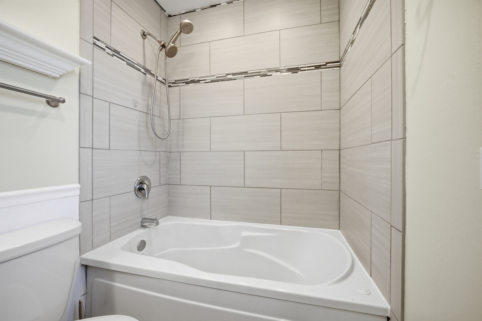 203 Fairview Drive, St. Charles, IL 60174