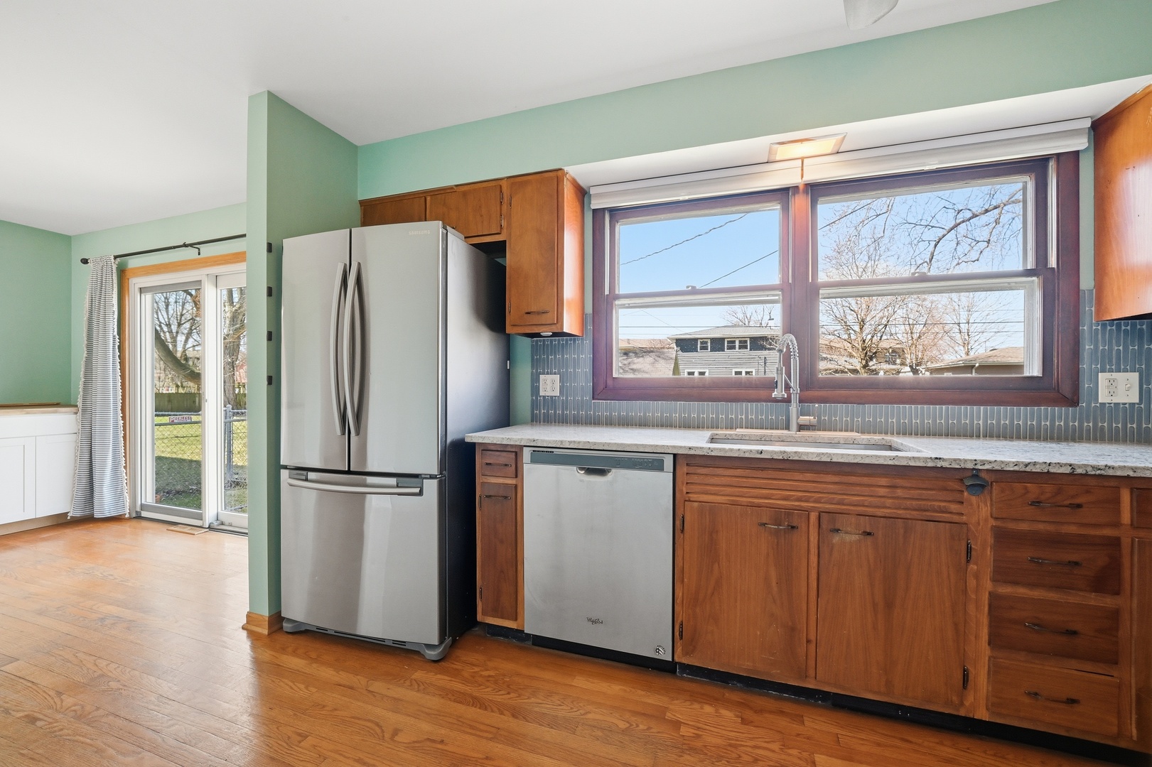 203 Fairview Drive, St. Charles, IL 60174