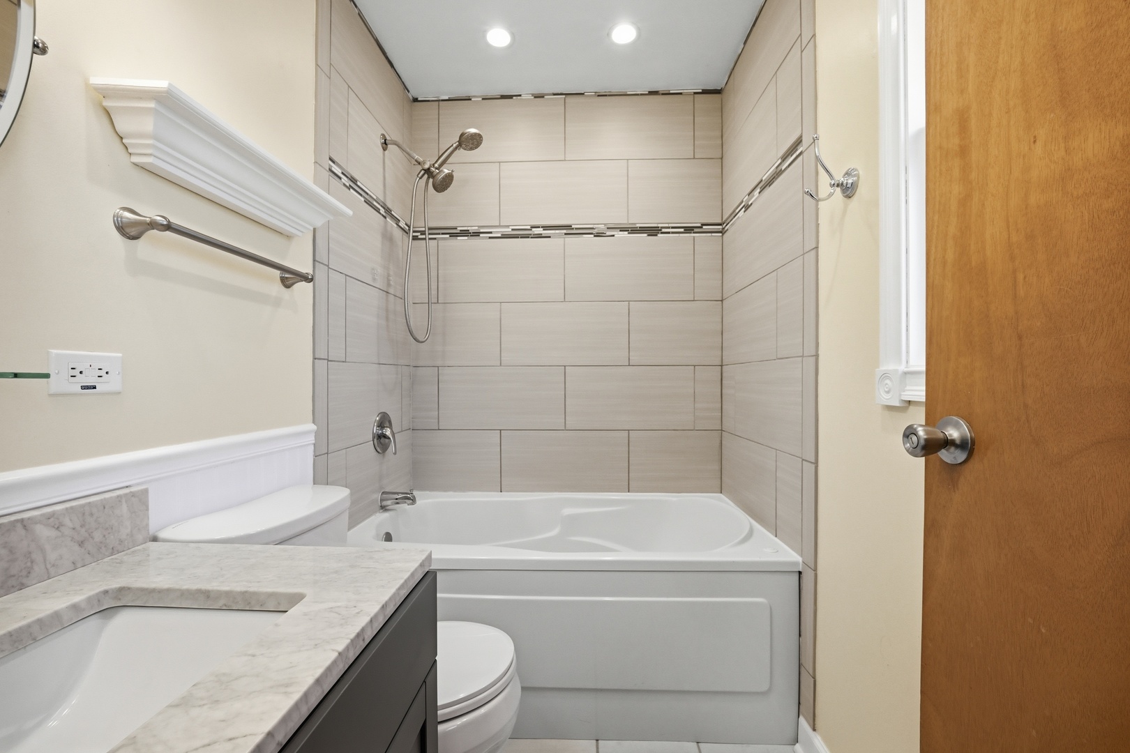 203 Fairview Drive, St. Charles, IL 60174