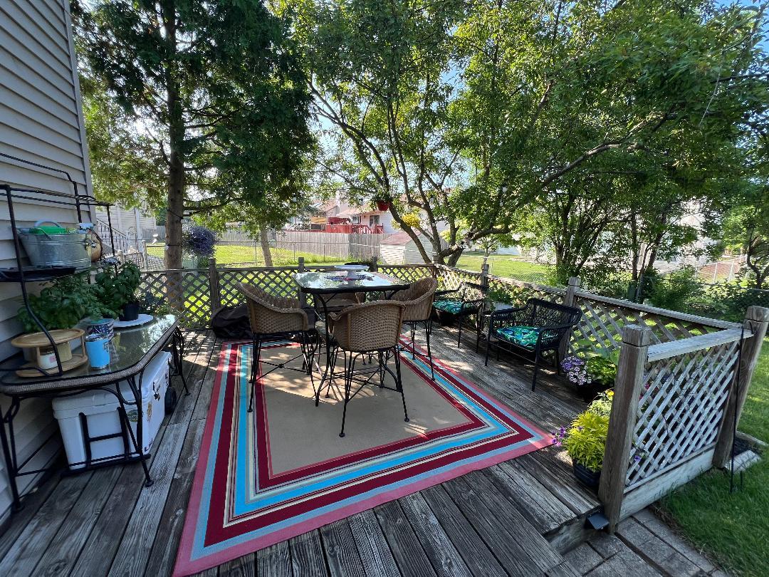 6 Juniper Court, Streamwood, IL 60107