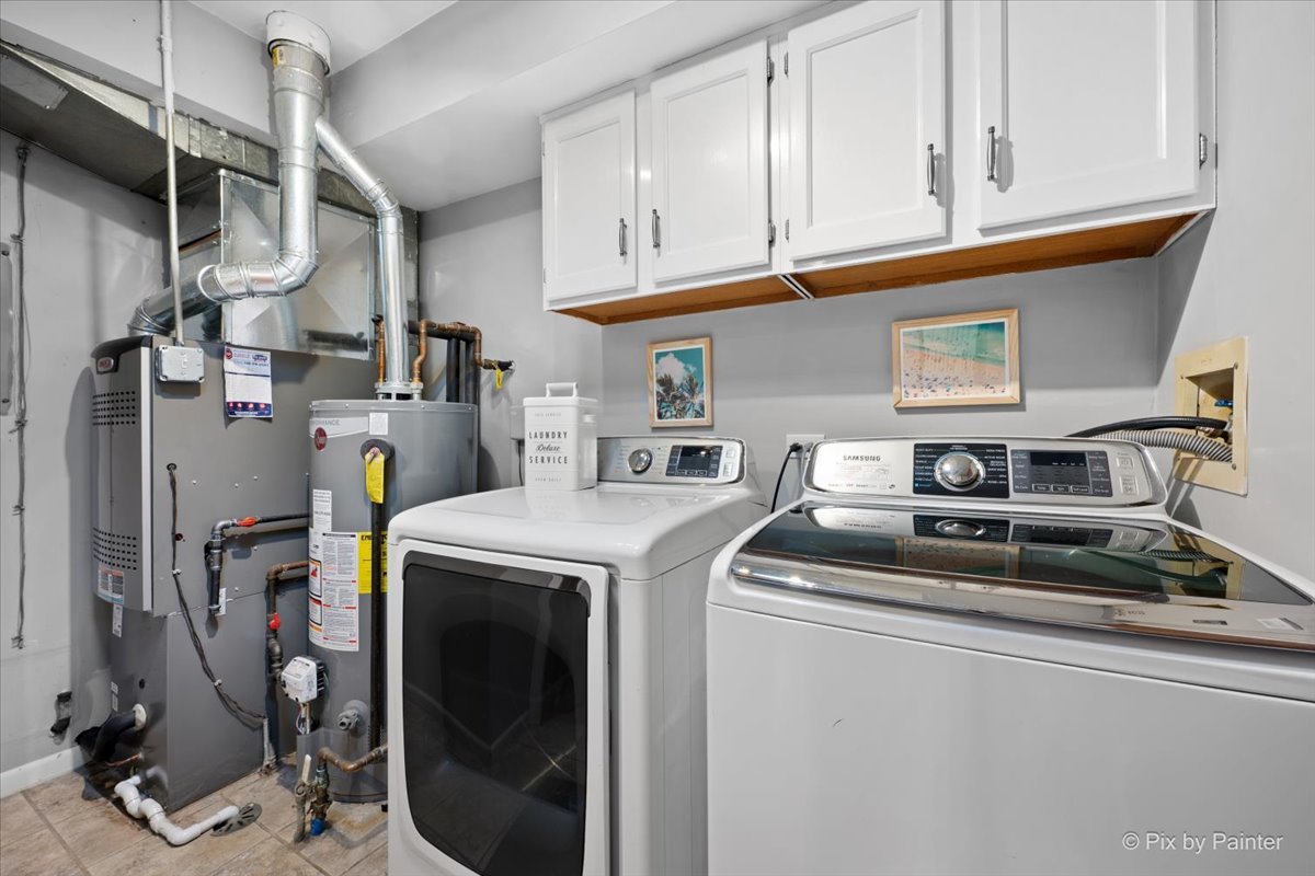 6 Juniper Court, Streamwood, IL 60107