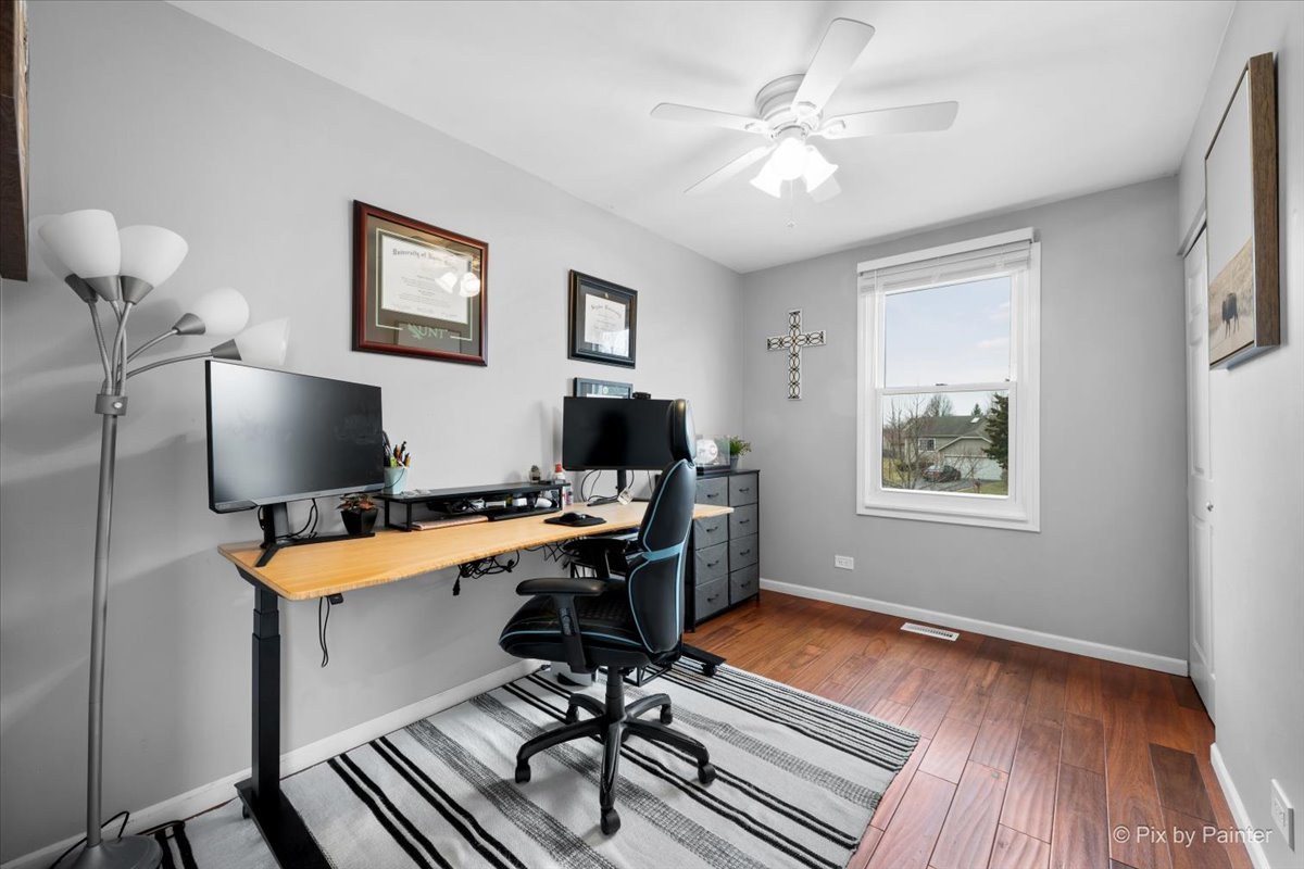 6 Juniper Court, Streamwood, IL 60107