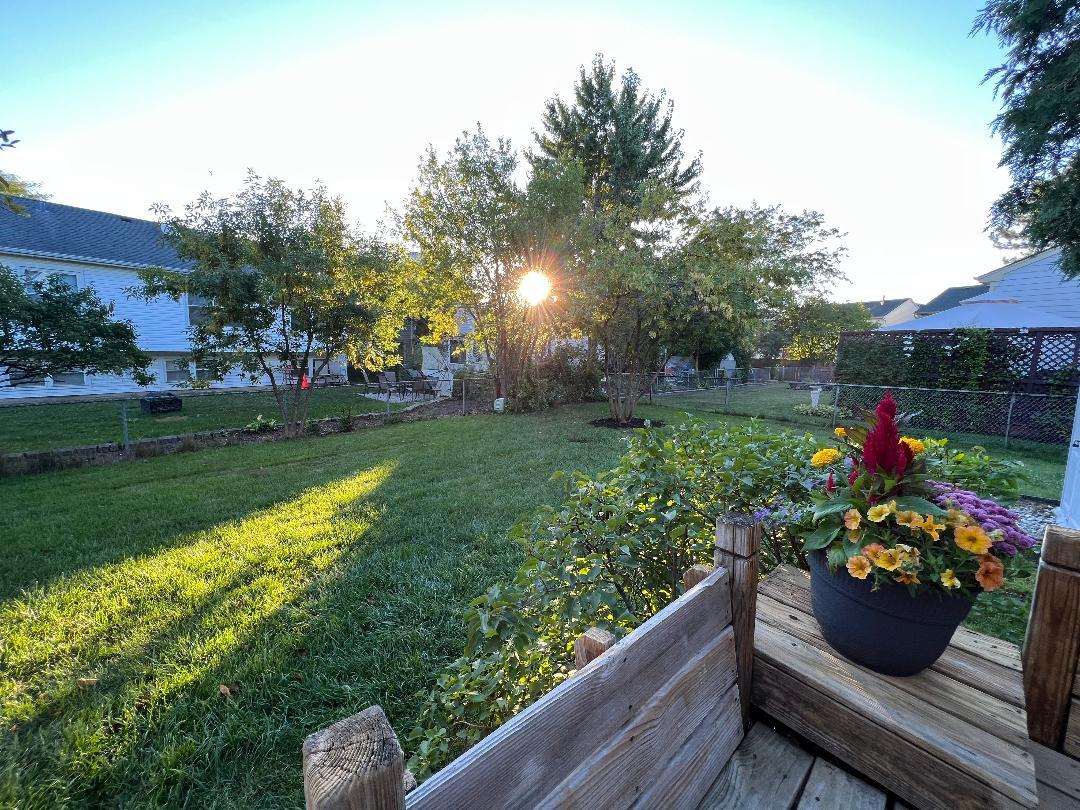 6 Juniper Court, Streamwood, IL 60107