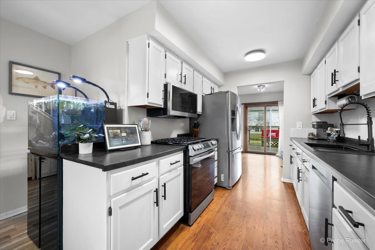 6 Juniper Court, Streamwood, IL 60107