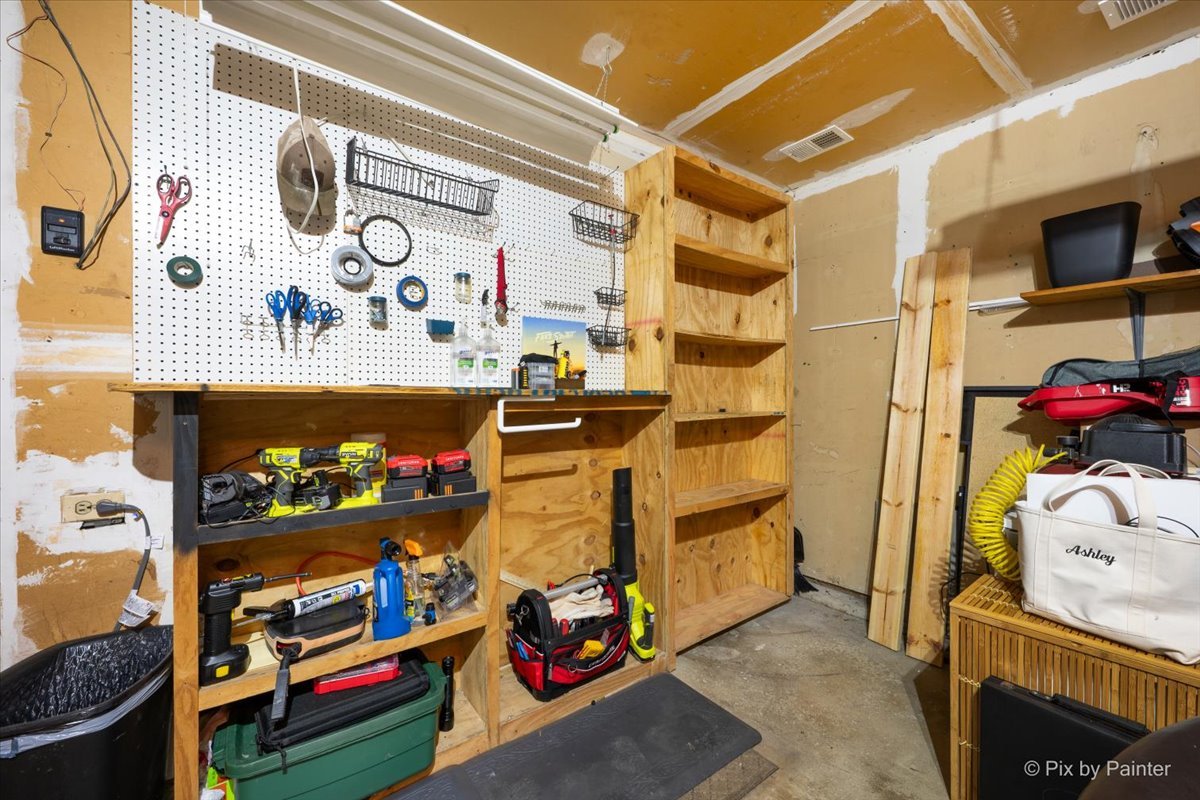 6 Juniper Court, Streamwood, IL 60107