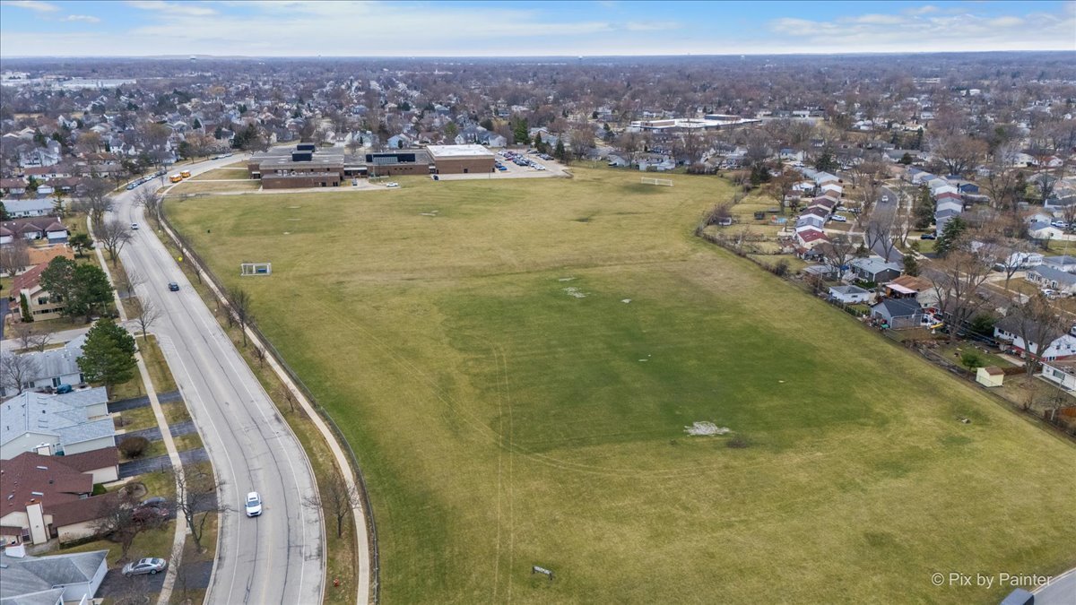 6 Juniper Court, Streamwood, IL 60107