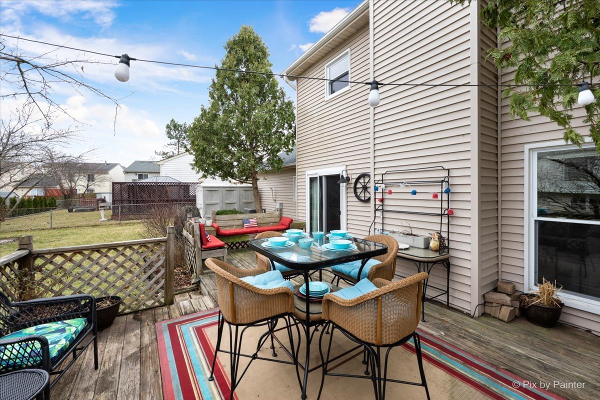 6 Juniper Court, Streamwood, IL 60107