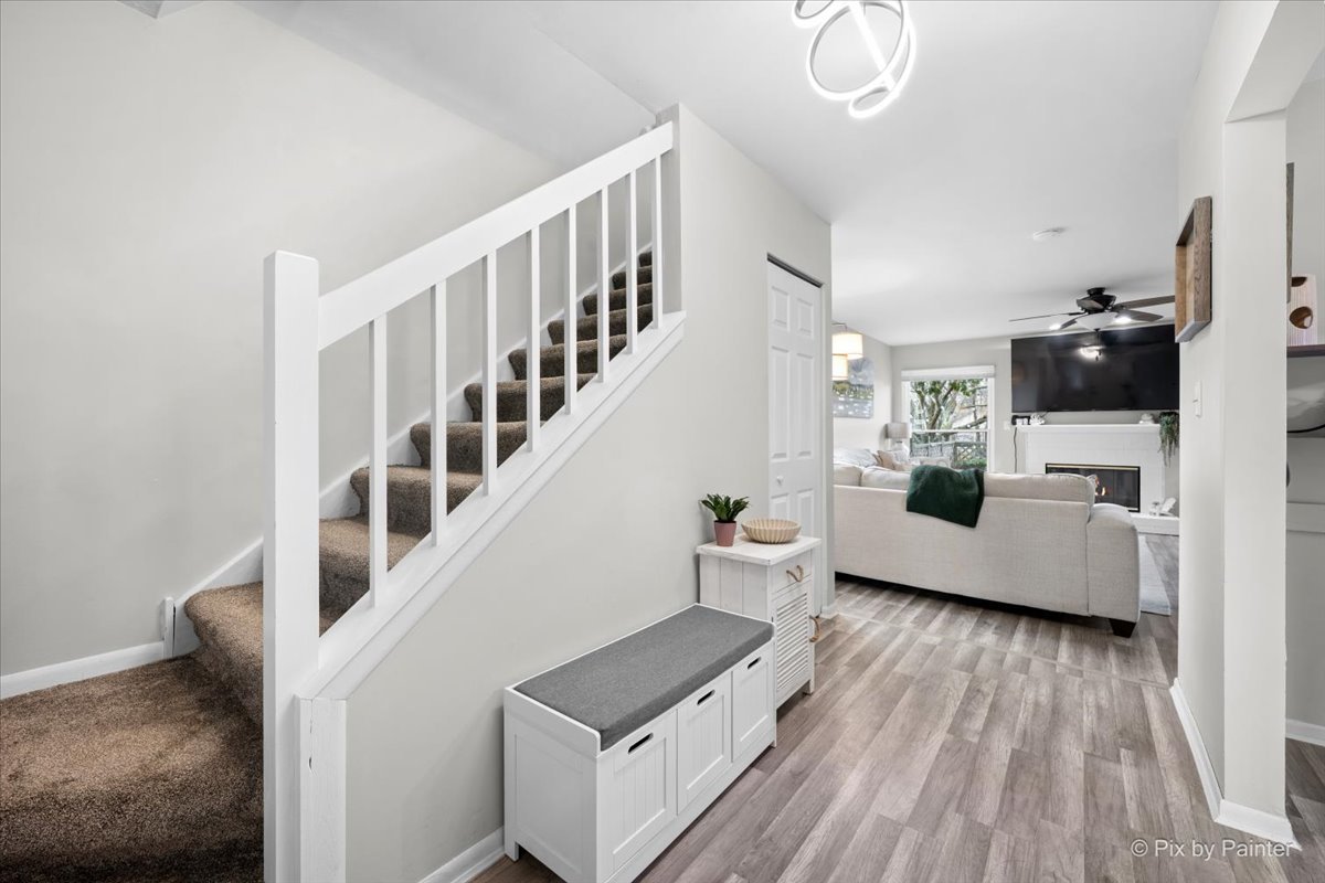 6 Juniper Court, Streamwood, IL 60107