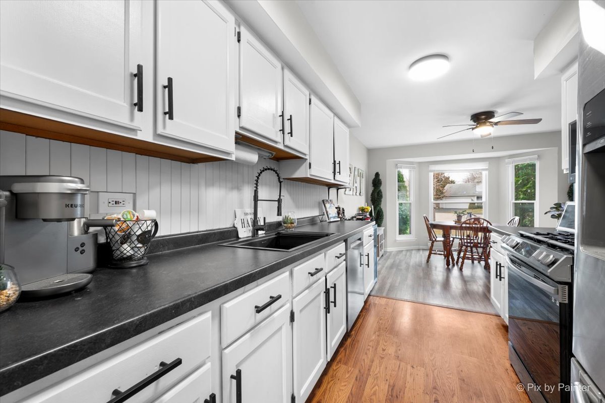 6 Juniper Court, Streamwood, IL 60107