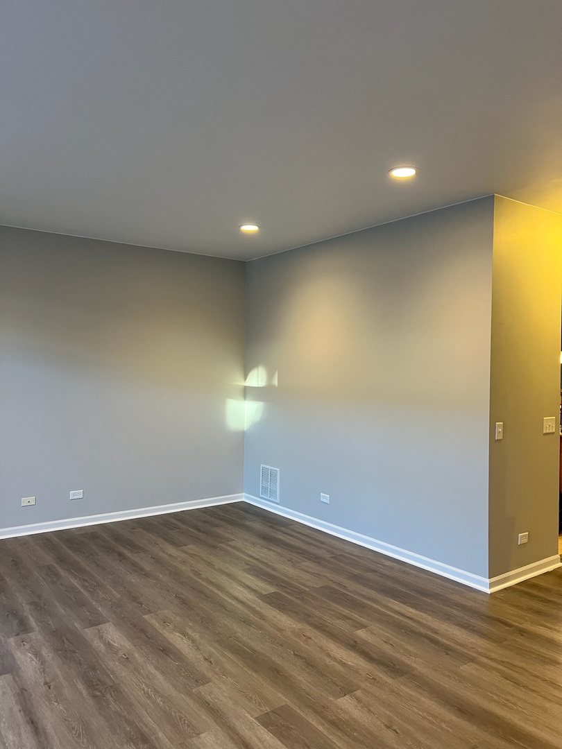 705 N KEYSTONE Lane, Vernon Hills, IL 60061