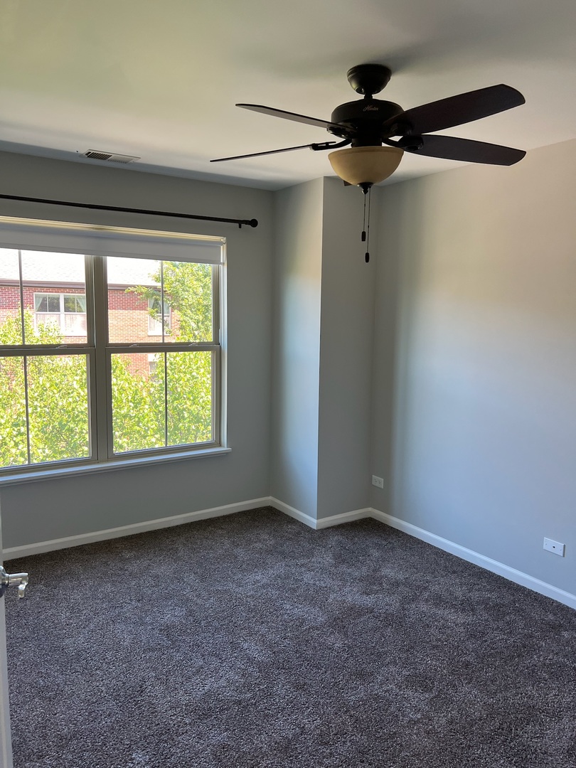 705 N KEYSTONE Lane, Vernon Hills, IL 60061