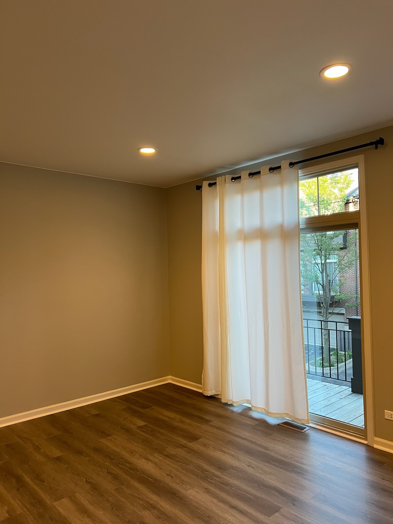 705 N KEYSTONE Lane, Vernon Hills, IL 60061