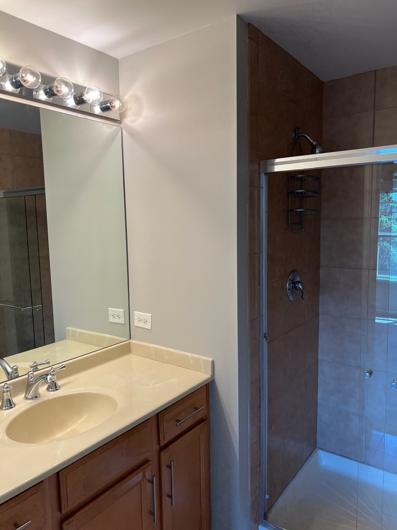 705 N KEYSTONE Lane, Vernon Hills, IL 60061