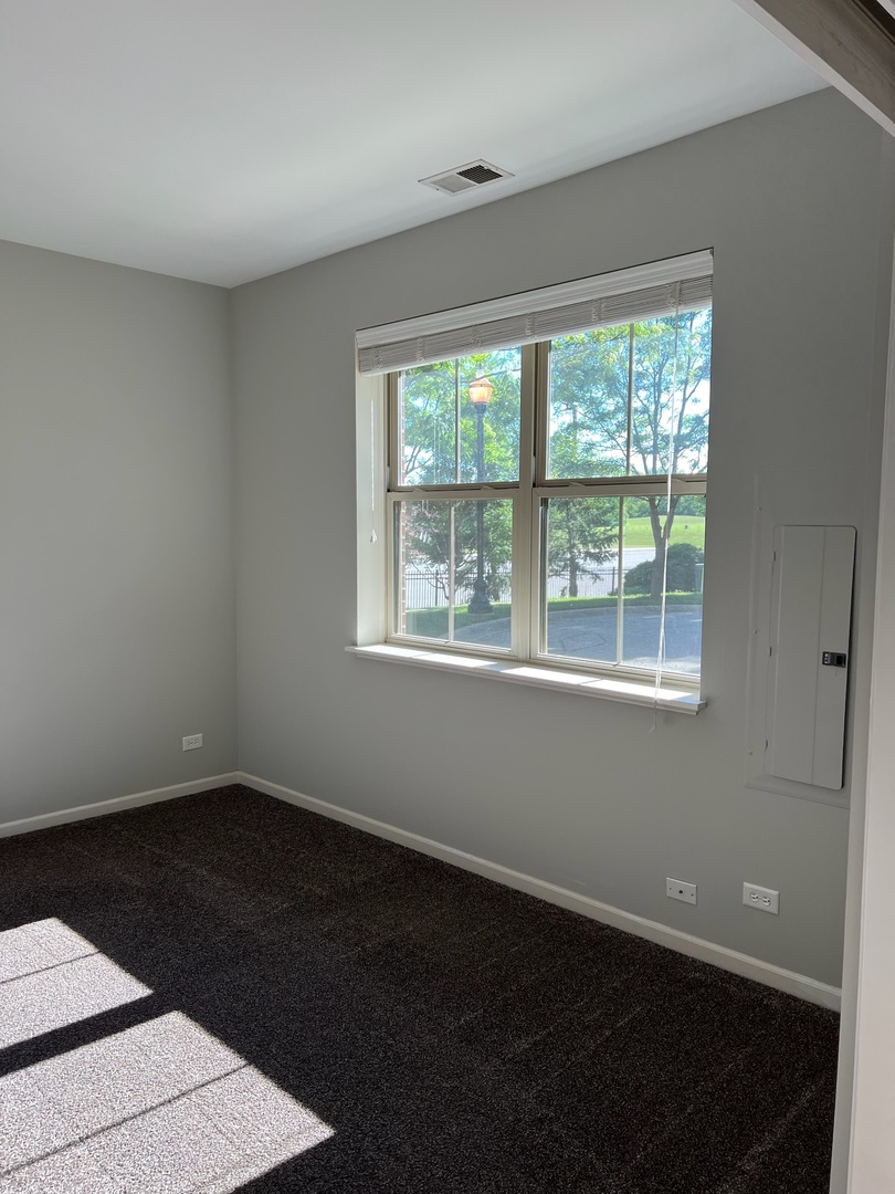 705 N KEYSTONE Lane, Vernon Hills, IL 60061