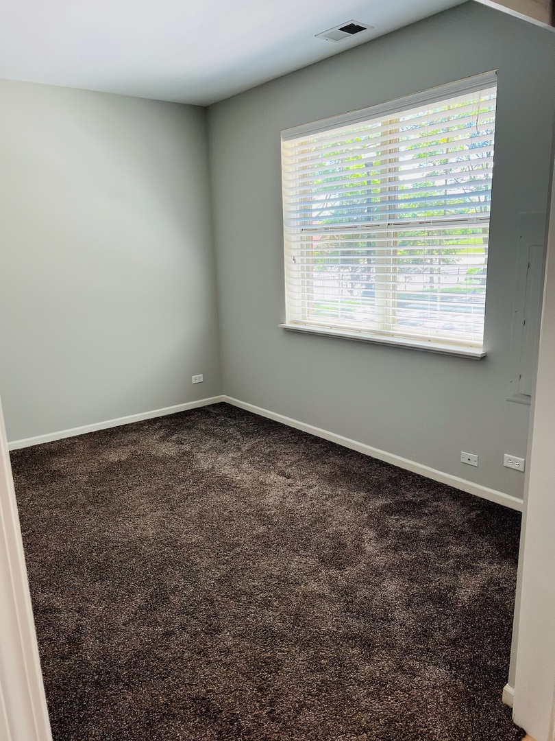 705 N KEYSTONE Lane, Vernon Hills, IL 60061