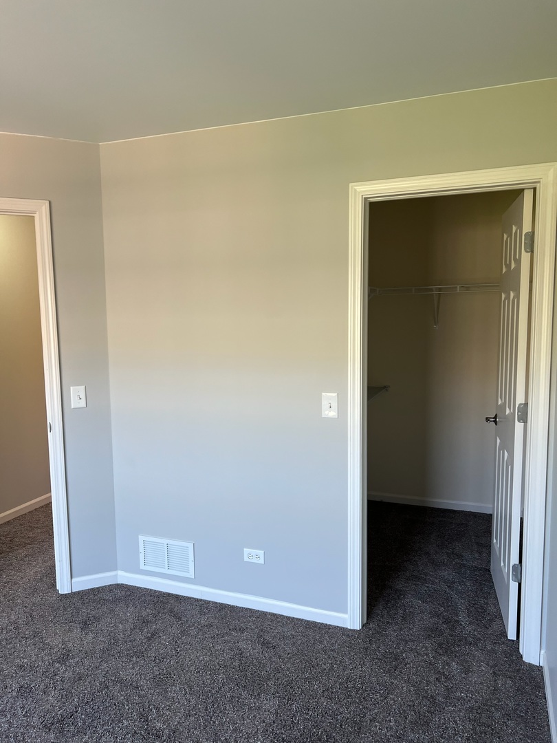 705 N KEYSTONE Lane, Vernon Hills, IL 60061