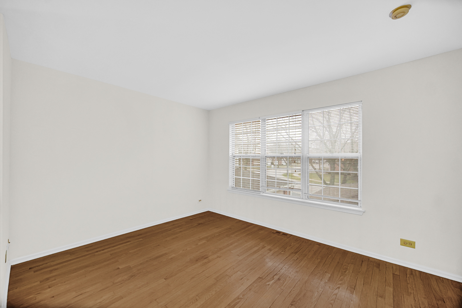 125 Stevens Drive, Schaumburg, IL 60173