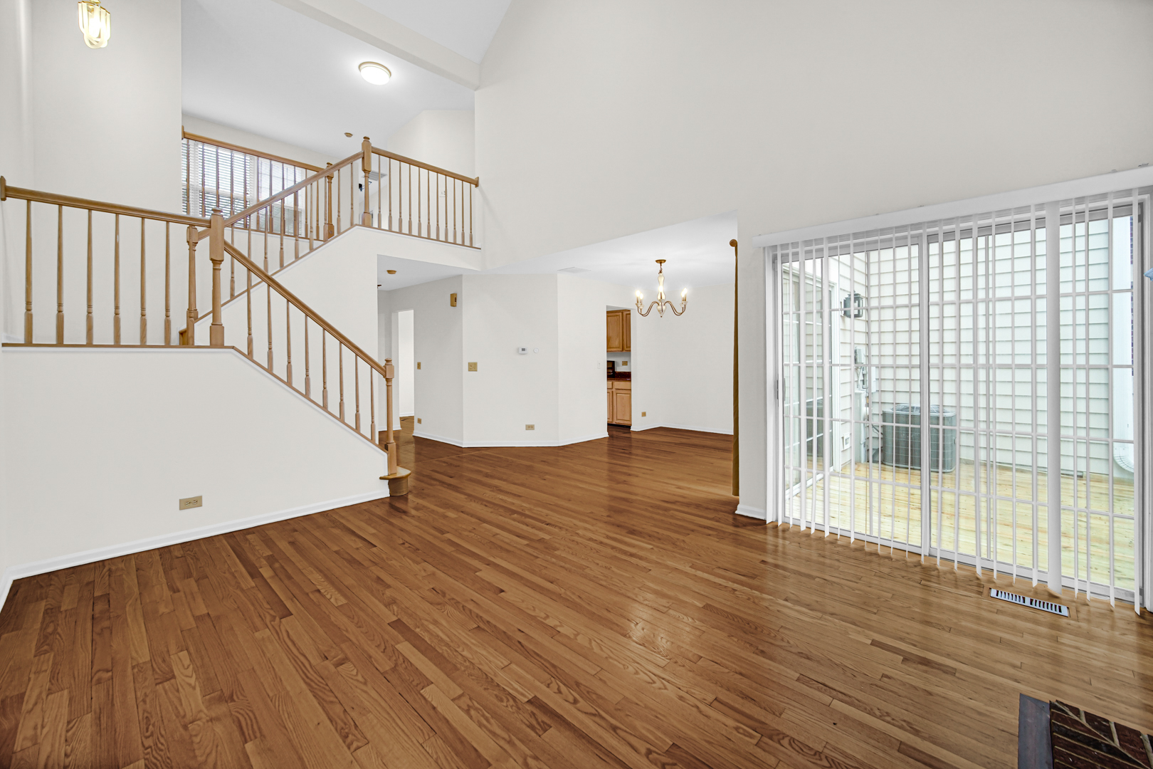 125 Stevens Drive, Schaumburg, IL 60173