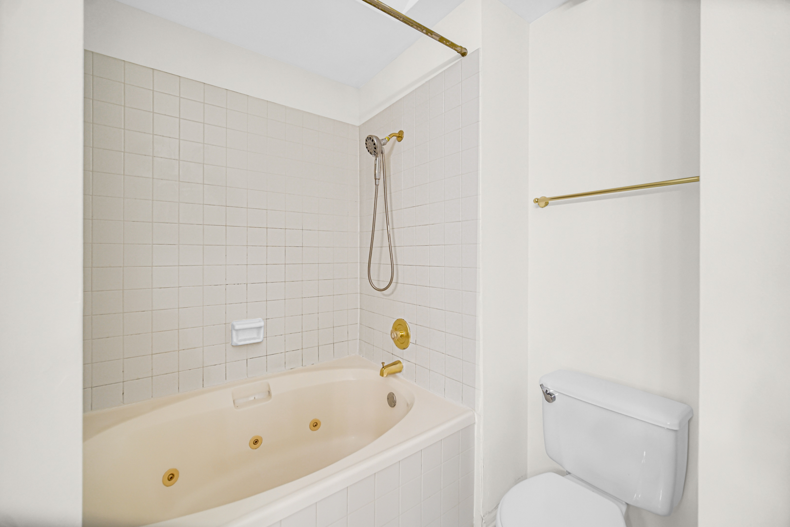 125 Stevens Drive, Schaumburg, IL 60173