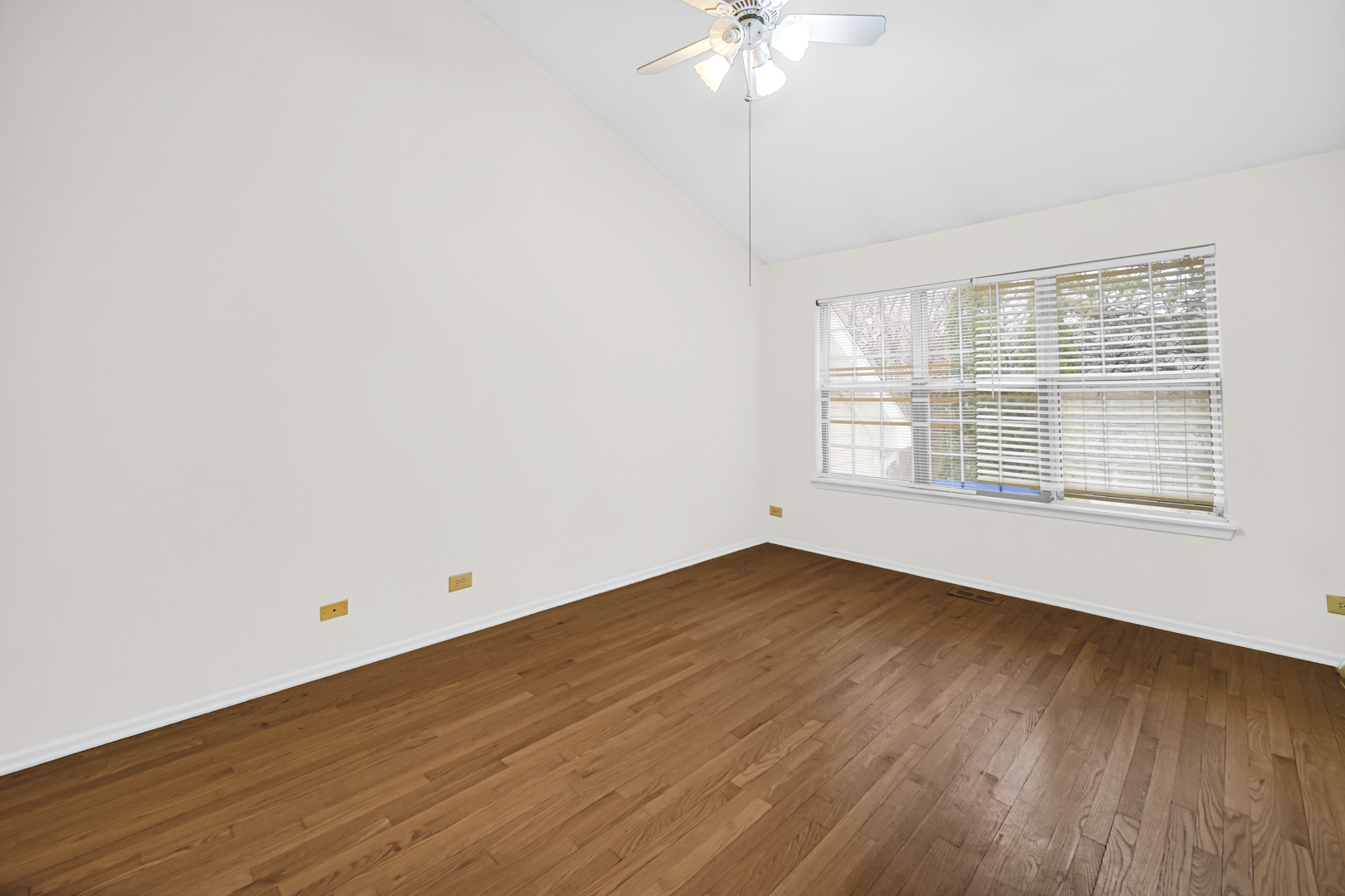 125 Stevens Drive, Schaumburg, IL 60173