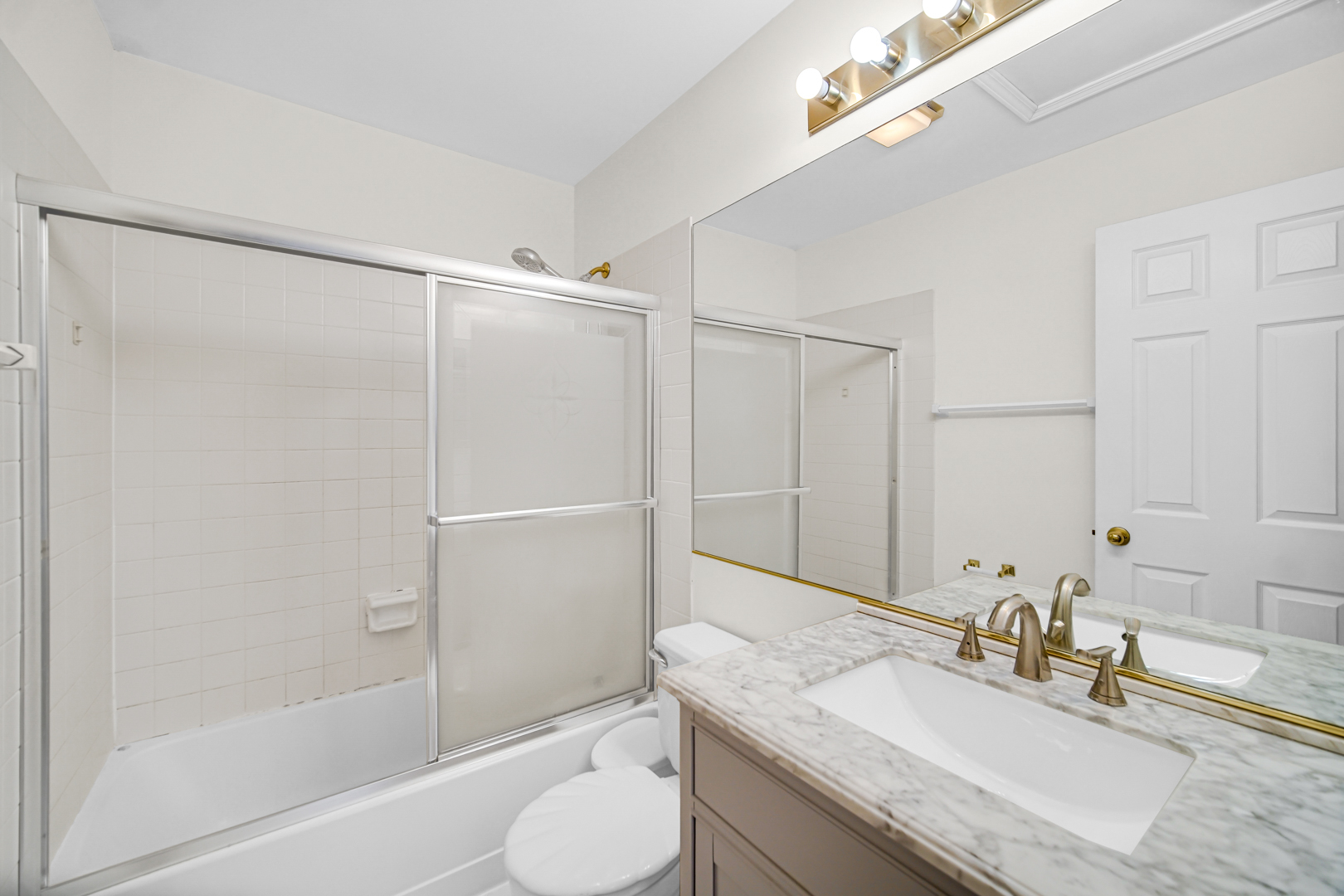 125 Stevens Drive, Schaumburg, IL 60173