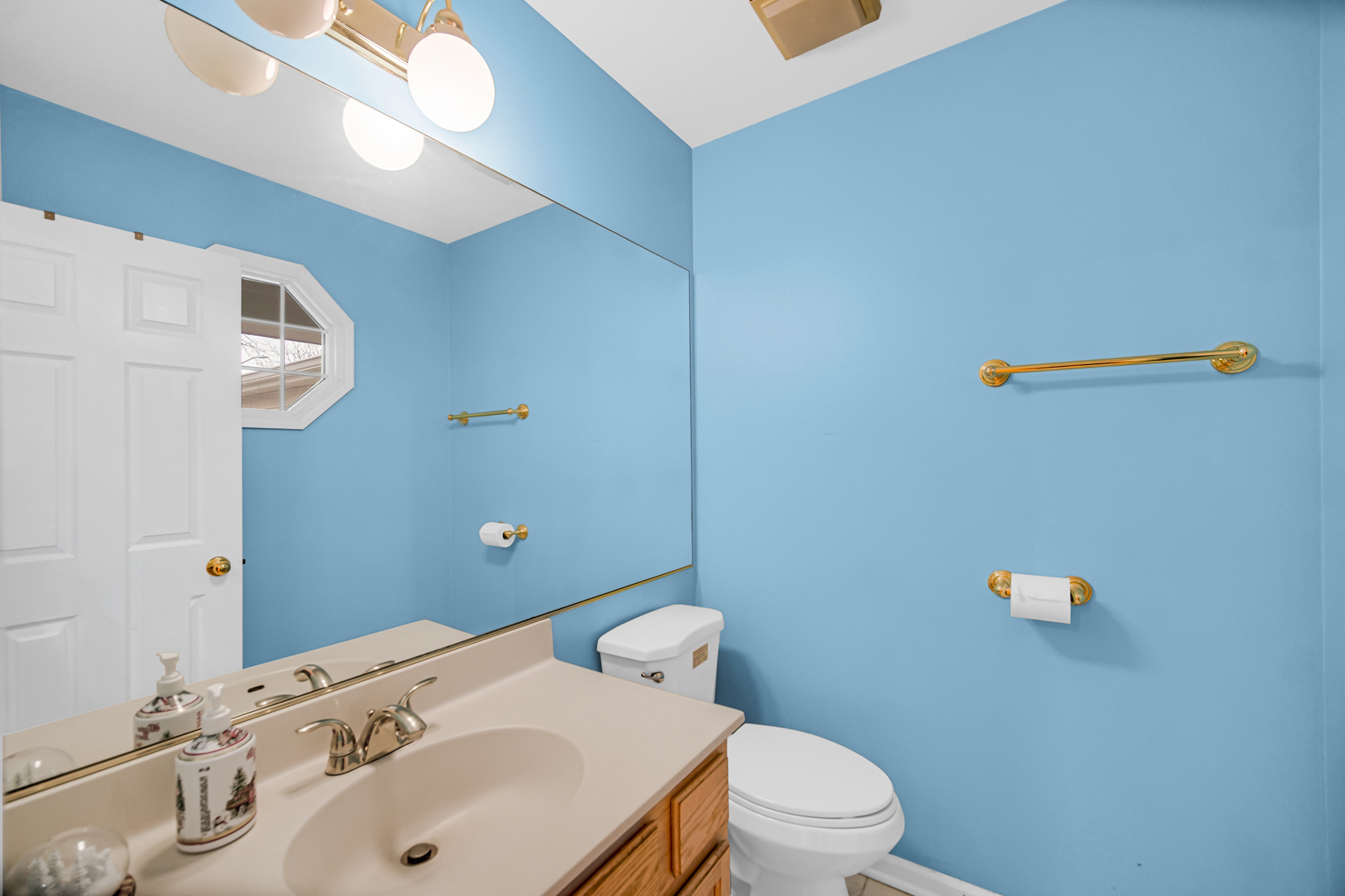 125 Stevens Drive, Schaumburg, IL 60173