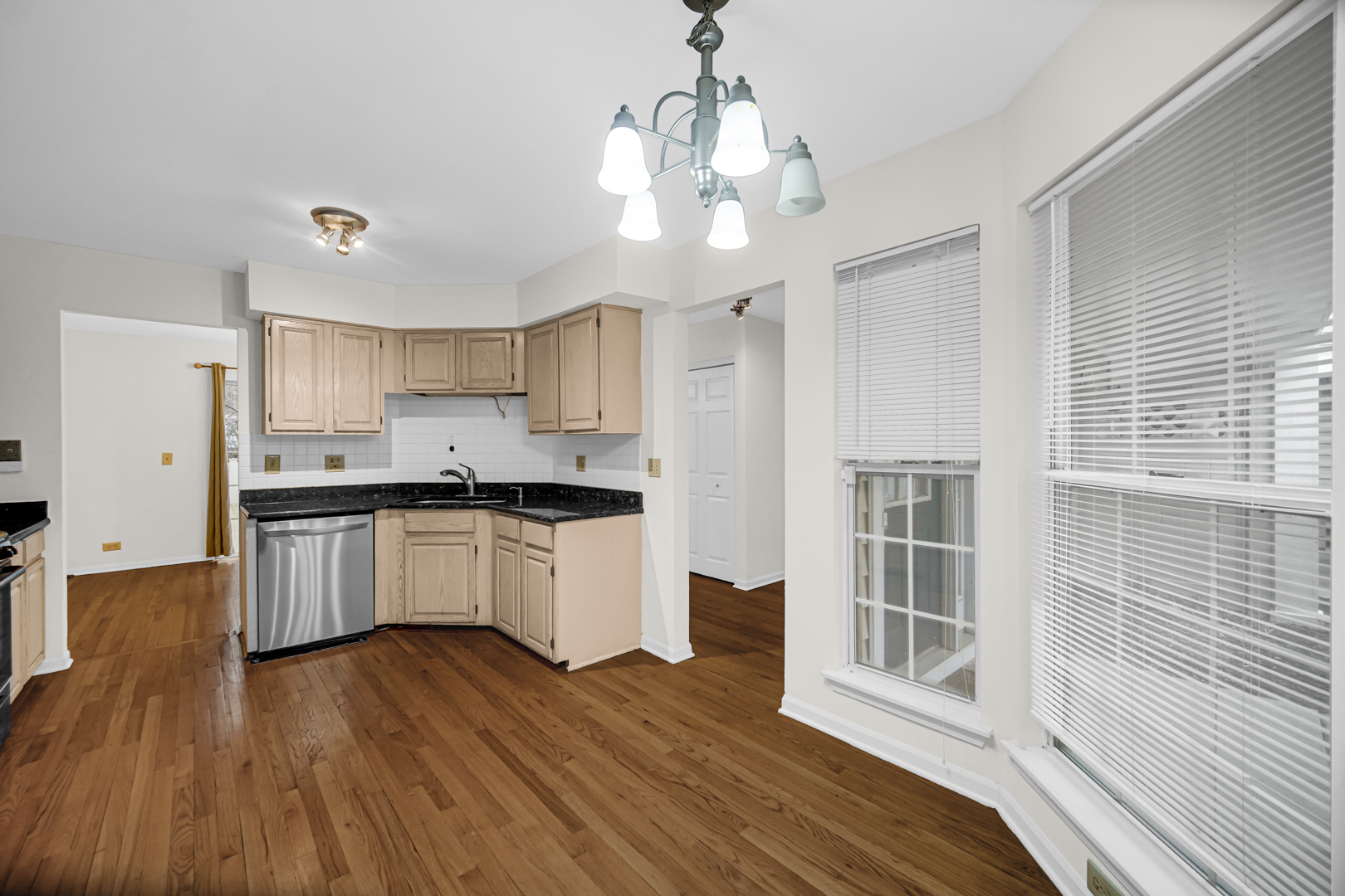 125 Stevens Drive, Schaumburg, IL 60173