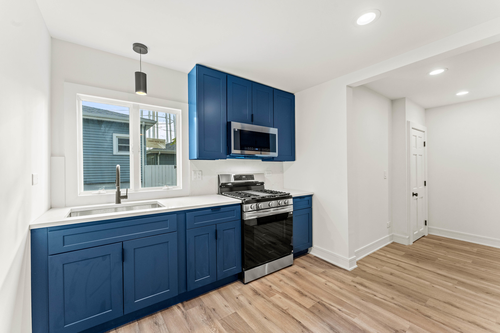 18241 Ridgewood Avenue, Lansing, IL 60438