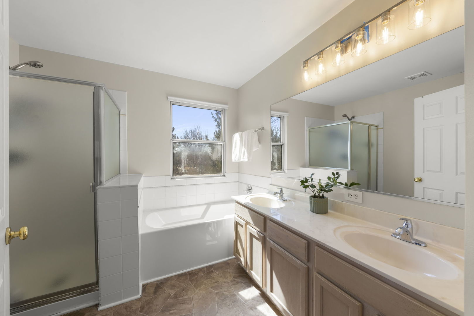 548 Larkspur Drive, Bolingbrook, IL 60440