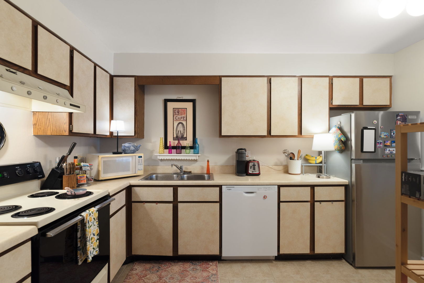 33561 N Royal Oak Lane #209, Grayslake, IL 60030