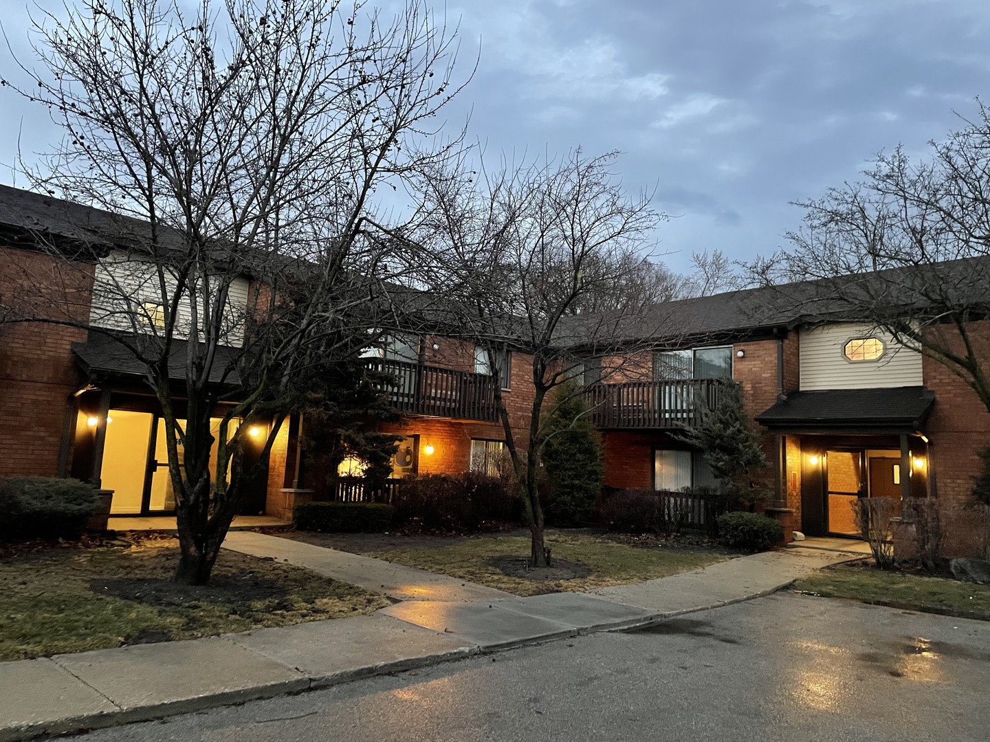 33561 N Royal Oak Lane #209, Grayslake, IL 60030