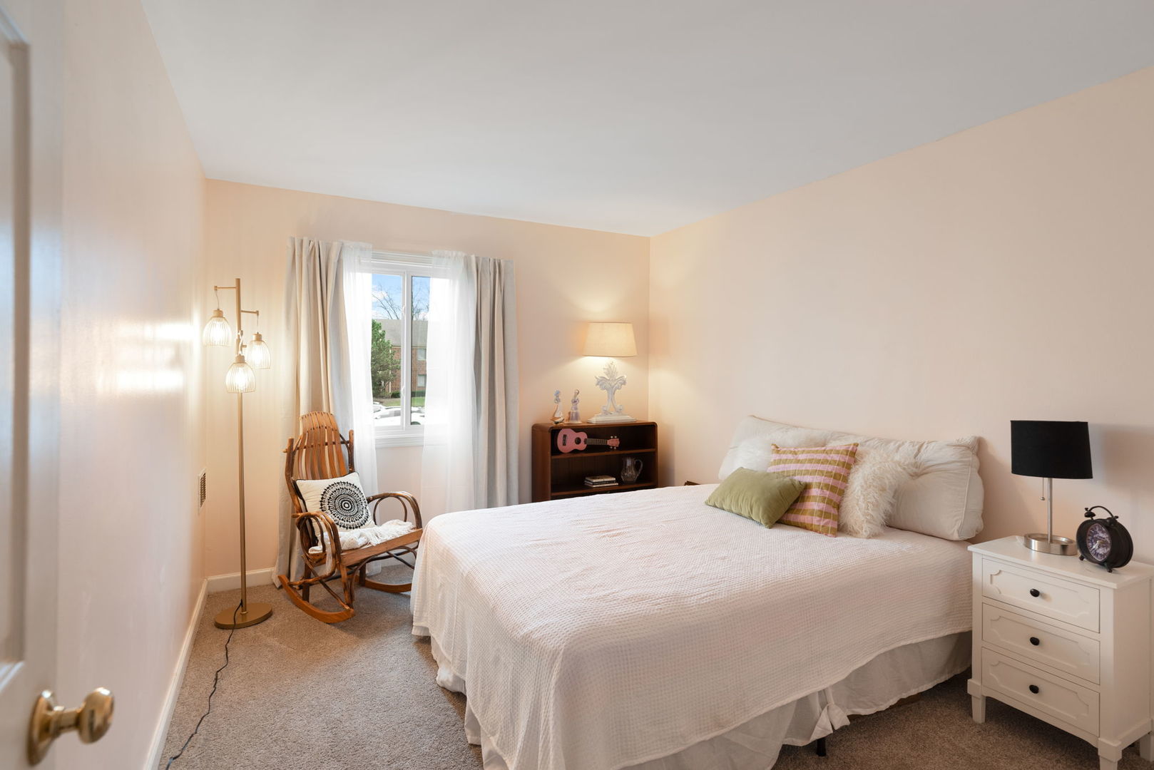 33561 N Royal Oak Lane #209, Grayslake, IL 60030