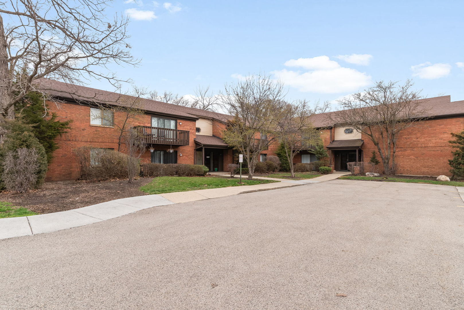 33561 N Royal Oak Lane #209, Grayslake, IL 60030