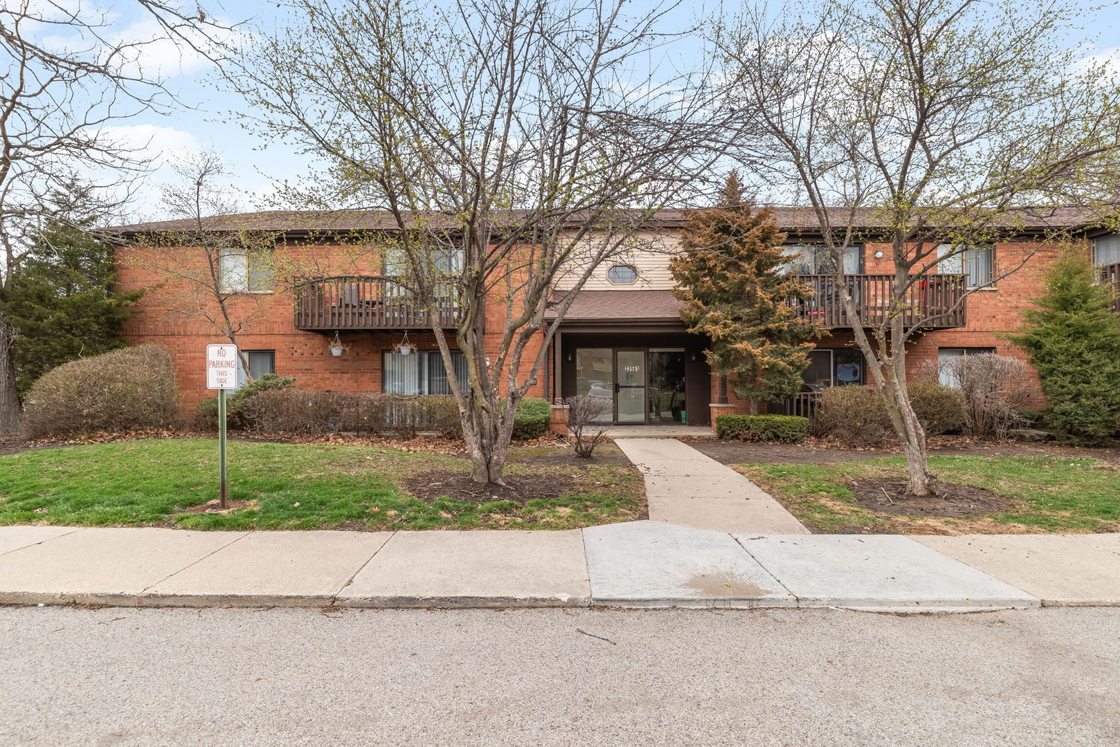 33561 N Royal Oak Lane #209, Grayslake, IL 60030