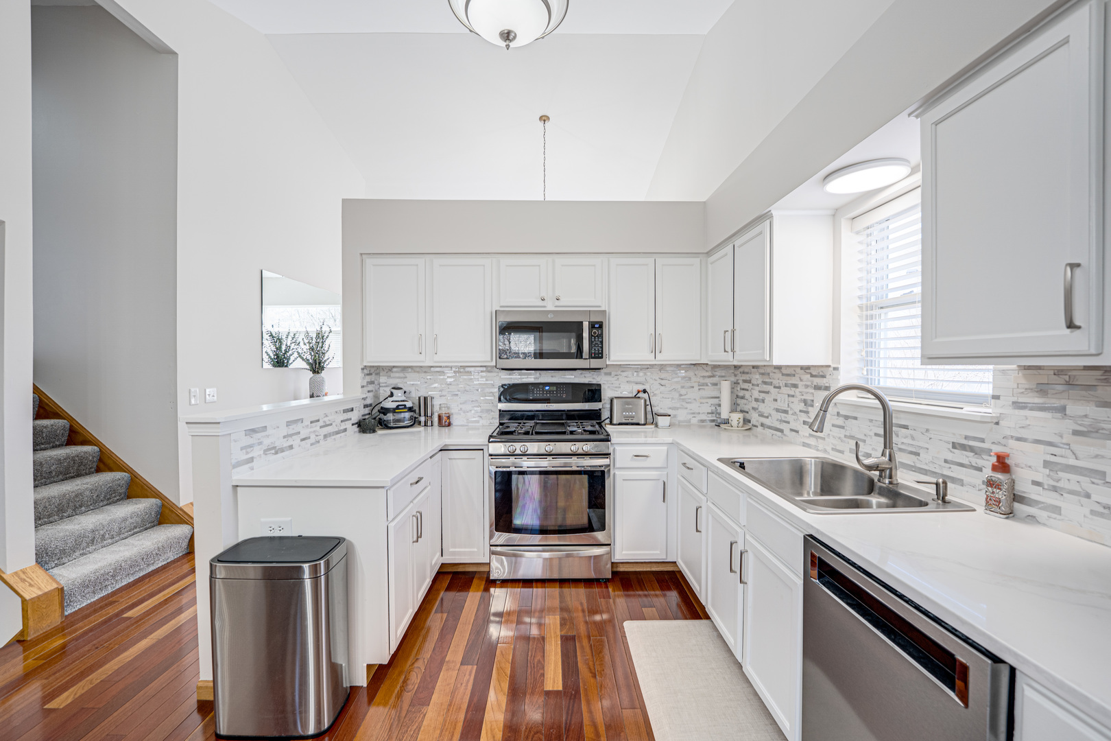 2110 WYNHAM LAKES Court, Plainfield, IL 60586