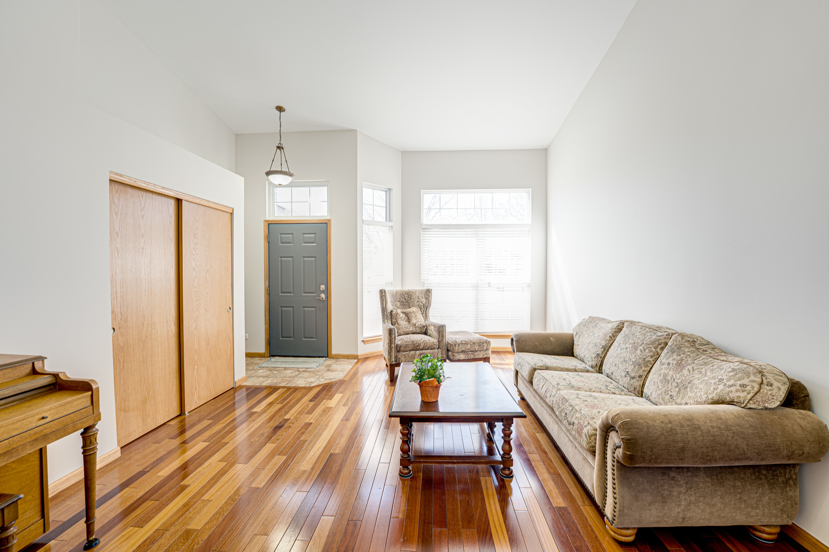 2110 WYNHAM LAKES Court, Plainfield, IL 60586