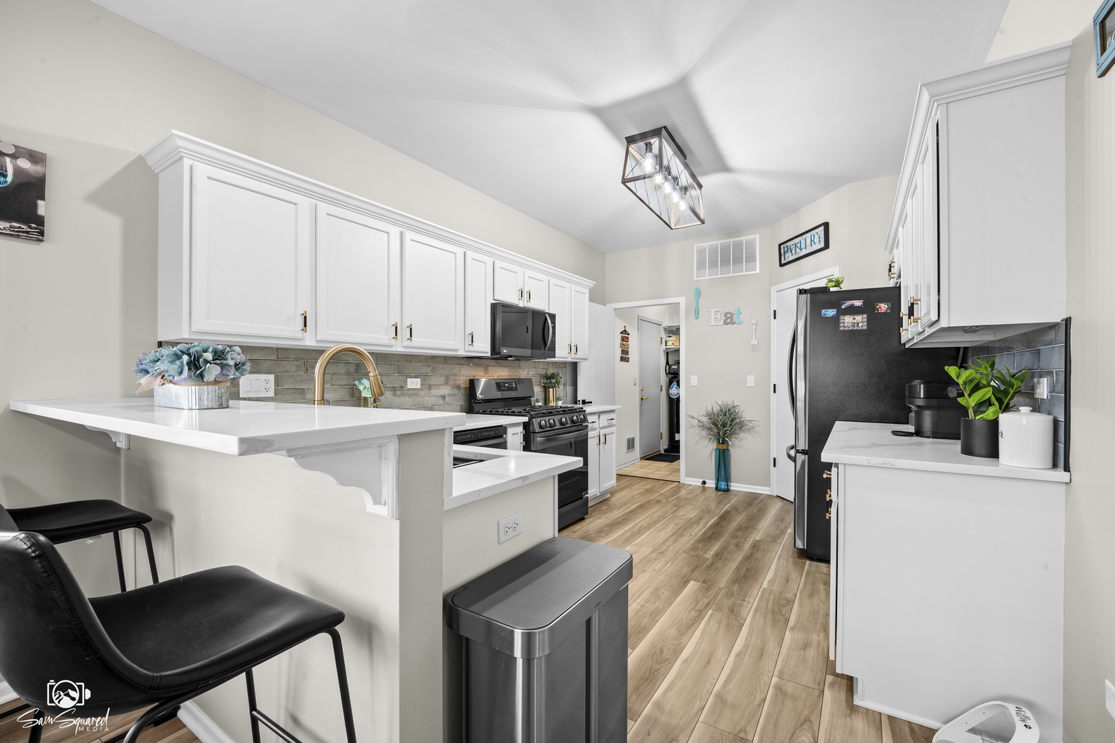 15958 Buckner Pond Way, Crest Hill, IL 60403