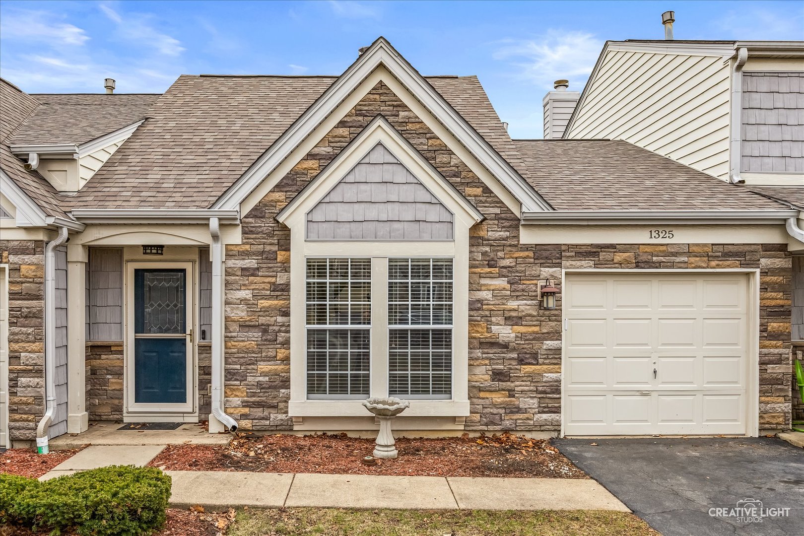 1325 Gloucester Circle, Carol Stream, IL 60188