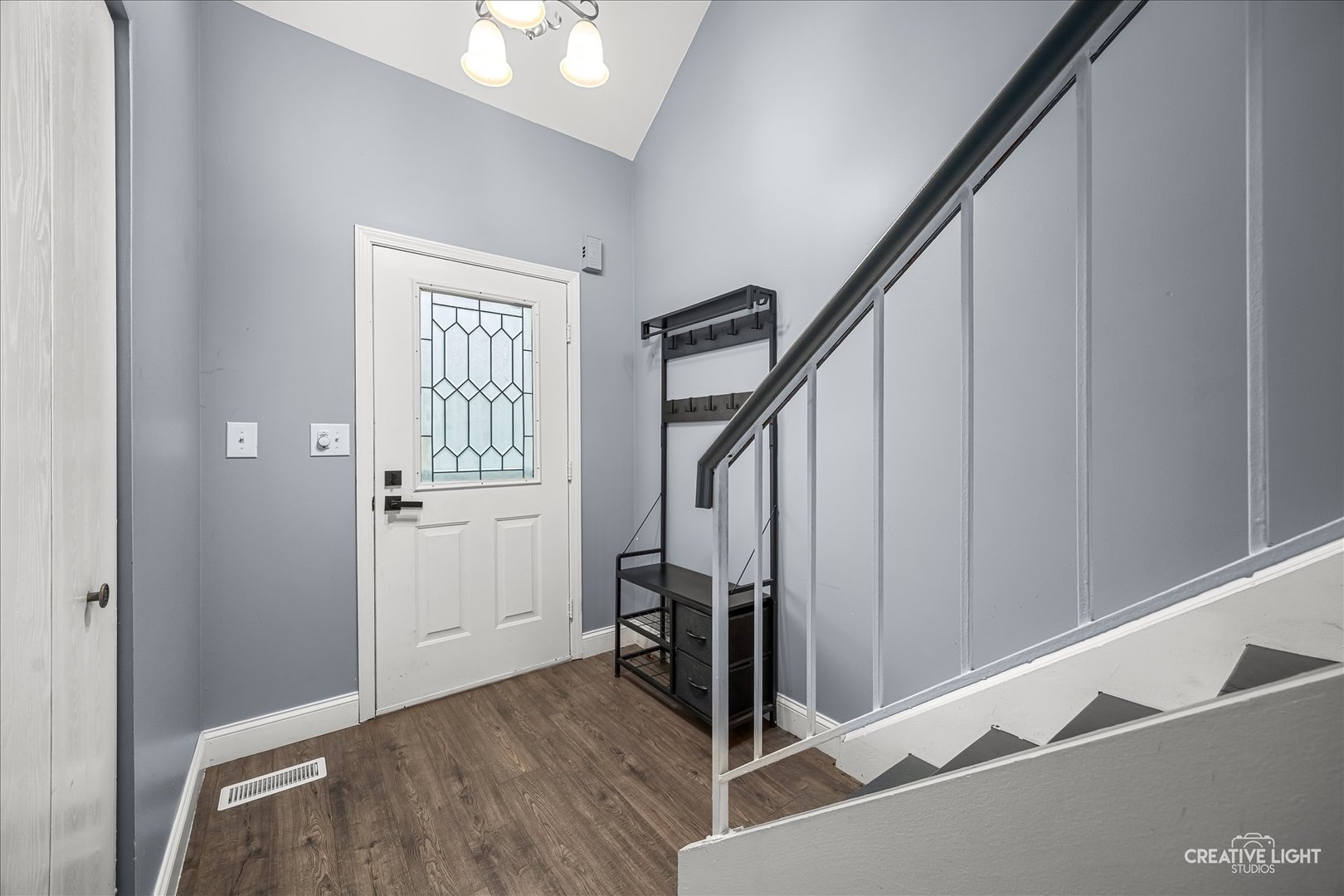 1325 Gloucester Circle, Carol Stream, IL 60188