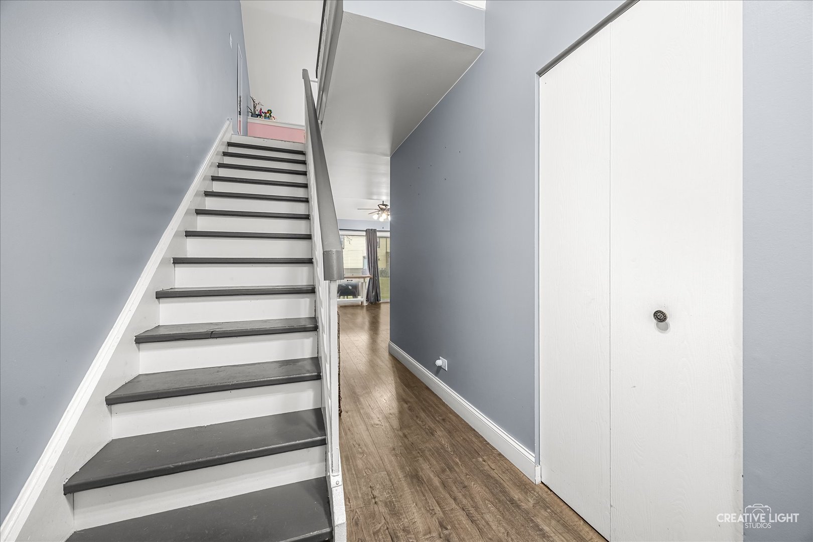 1325 Gloucester Circle, Carol Stream, IL 60188