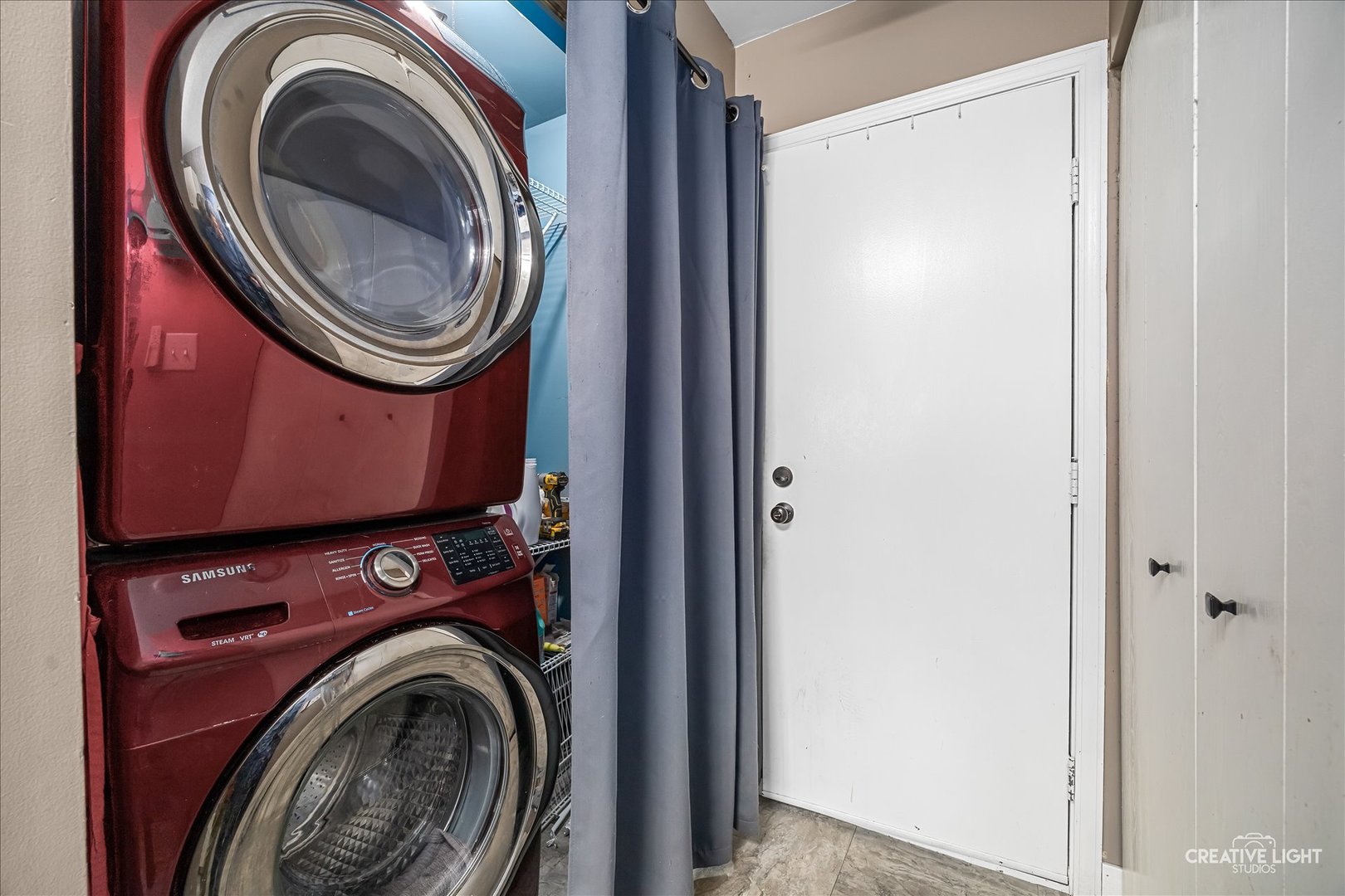 1325 Gloucester Circle, Carol Stream, IL 60188