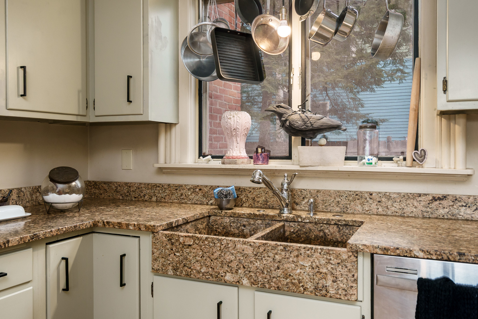 326 S 2nd Street, Rockford, IL 61104