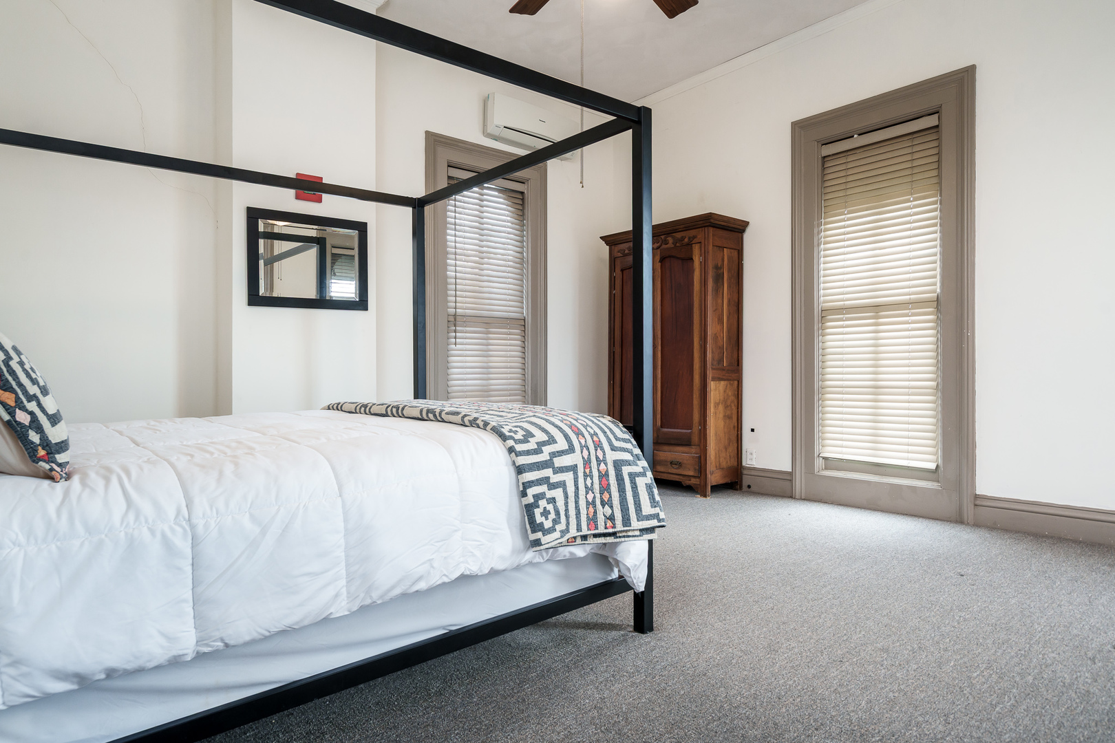 326 S 2nd Street, Rockford, IL 61104