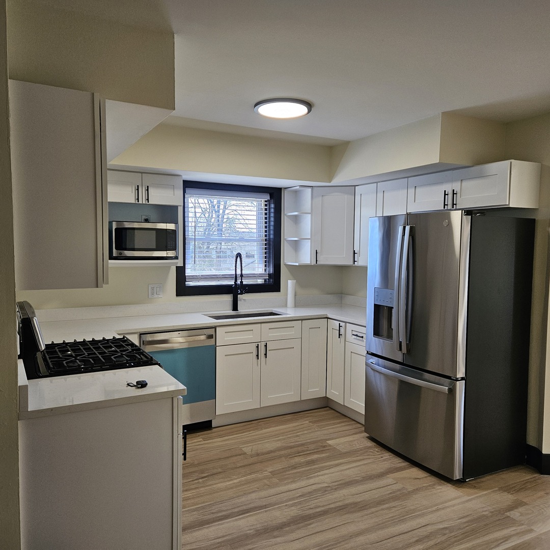 1115 E Algonquin Road #20, Arlington Heights, IL 60005