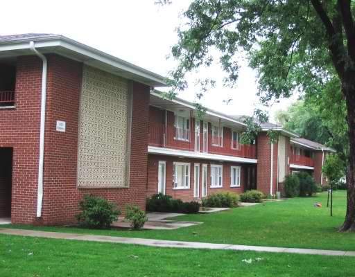 1115 E Algonquin Road #20, Arlington Heights, IL 60005