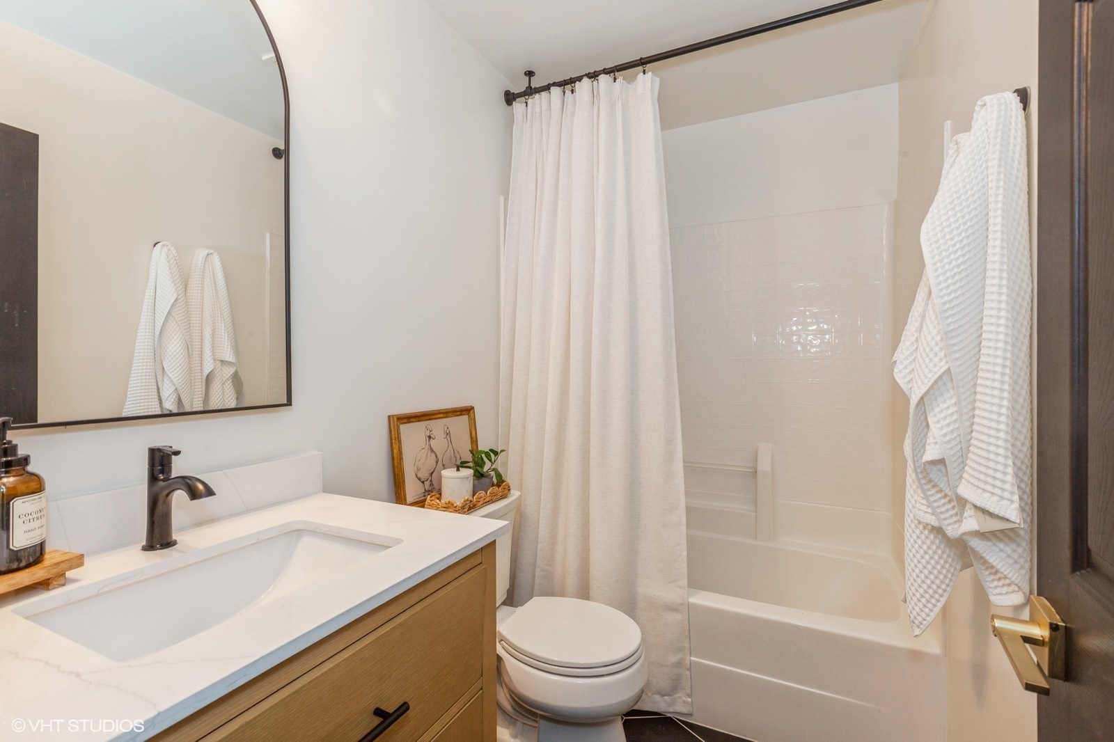 936 Moultrie Court, Naperville, IL 60563